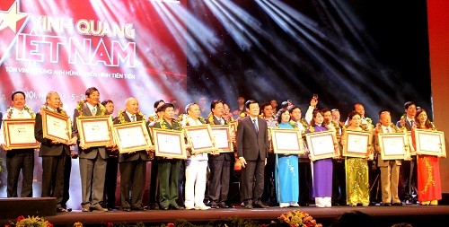 Chương trình “Vinh quang Việt Nam” năm 2014: Tôn vinh những tấm gương tiêu biểu - ảnh 1